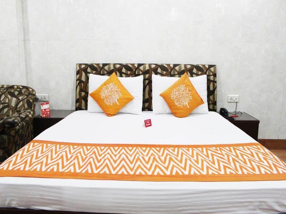 Oyo 2705 Hotel Preet Palace New Delhi Eksteriør billede