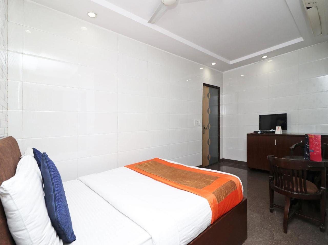 Oyo 2705 Hotel Preet Palace New Delhi Eksteriør billede